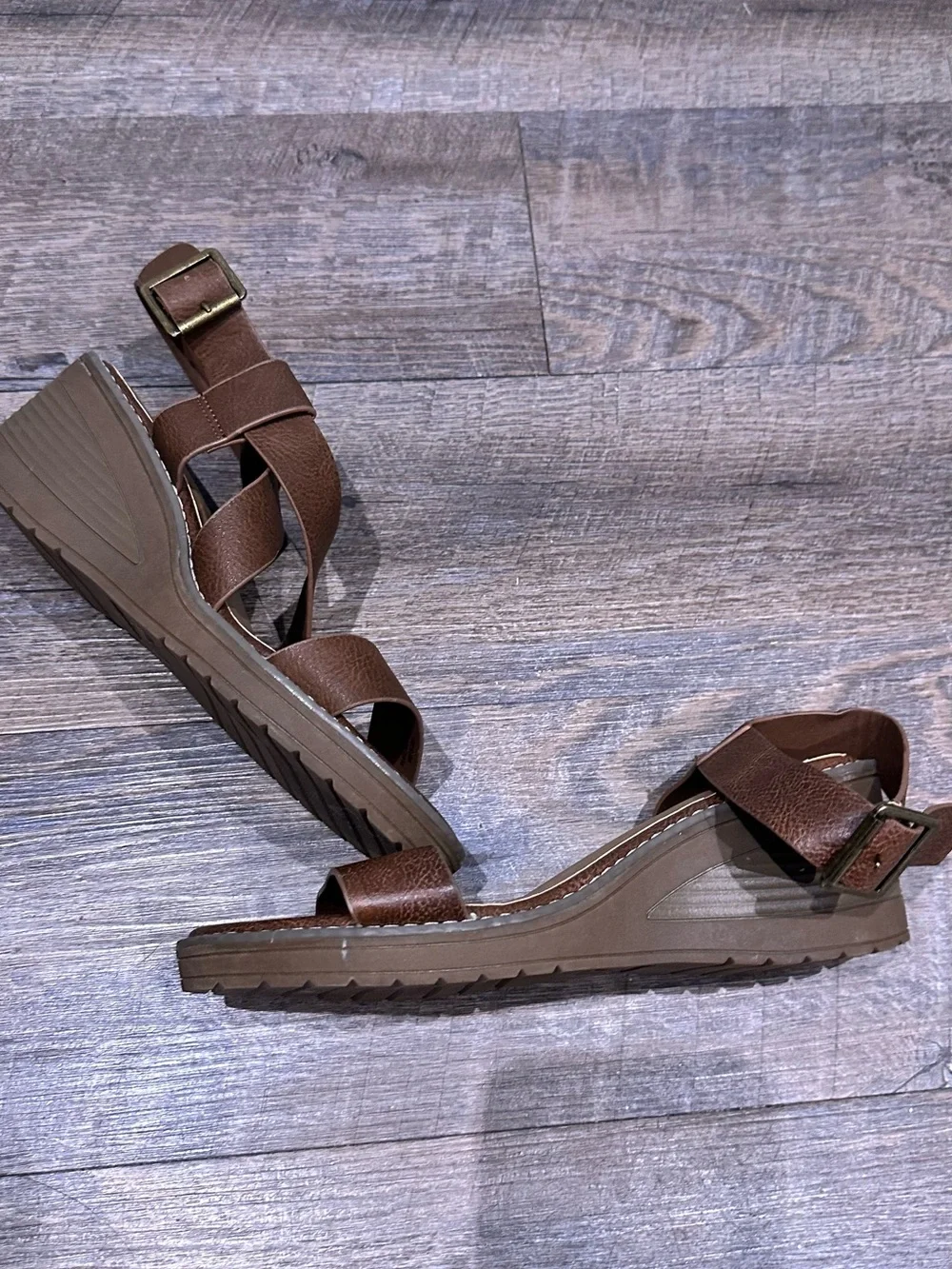 B-52 by Bullboxer Brown Leather Wedge Sandals Size 7